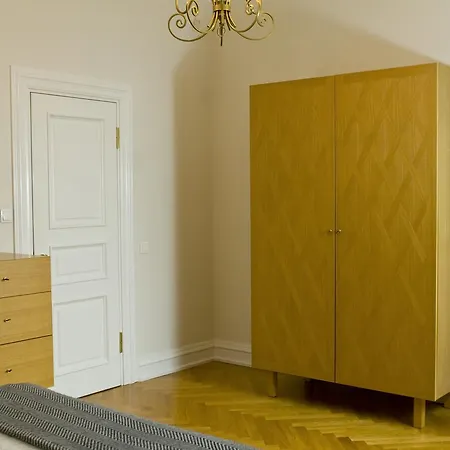 Rentapartments - Garden De Luxe Lägenhet