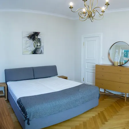 Lägenhet Rentapartments - Garden De Luxe